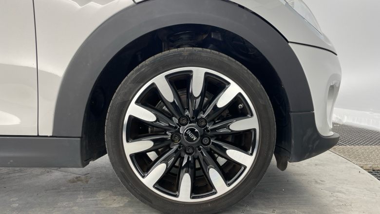 MINI Hatchback 1.5 Cooper II 5dr Petrol Hatchback